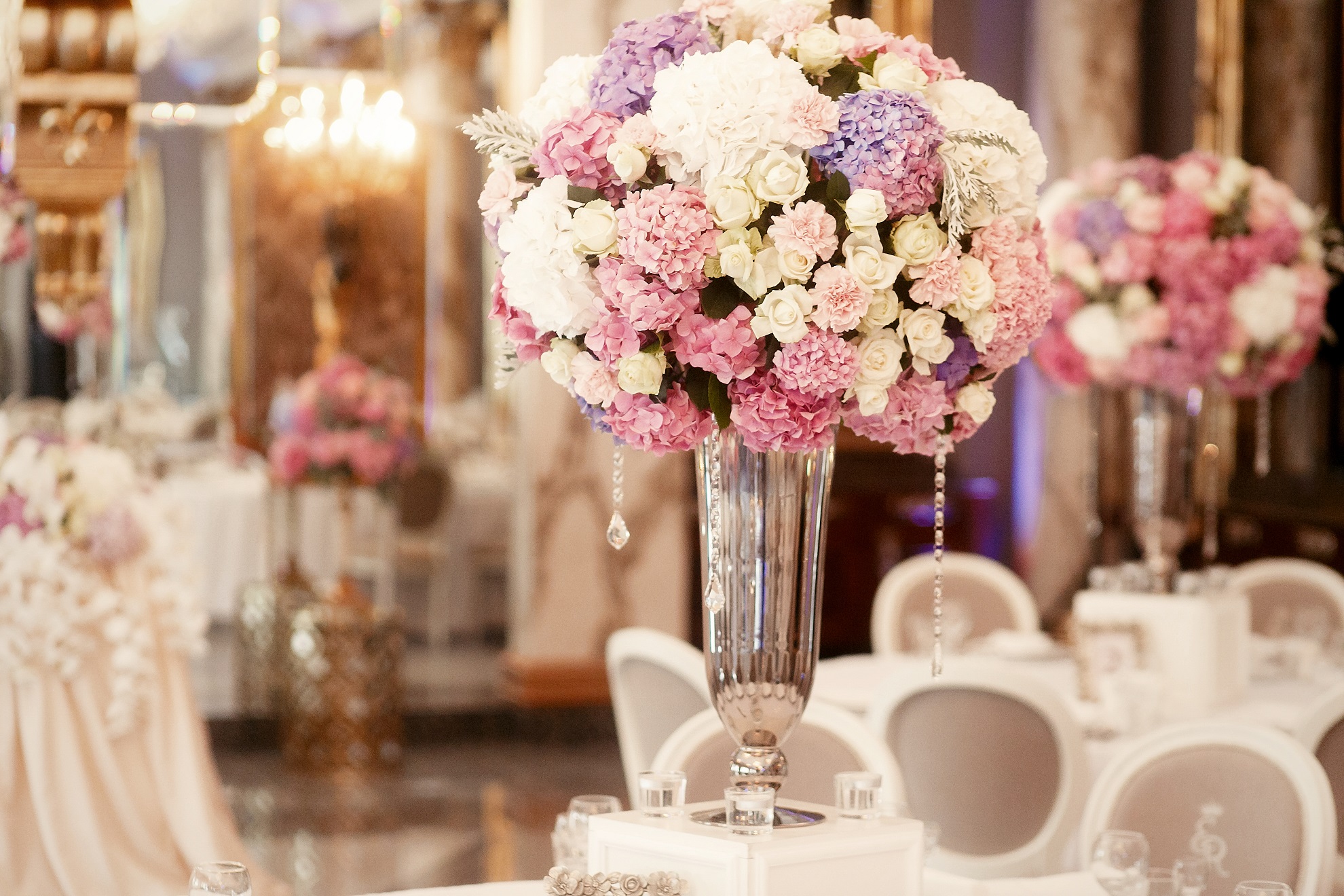 「装花」が結婚式の雰囲気を決める!?フラワーコーディネーターが教える装花選び3つのポイント ウェディングメディアmarrial