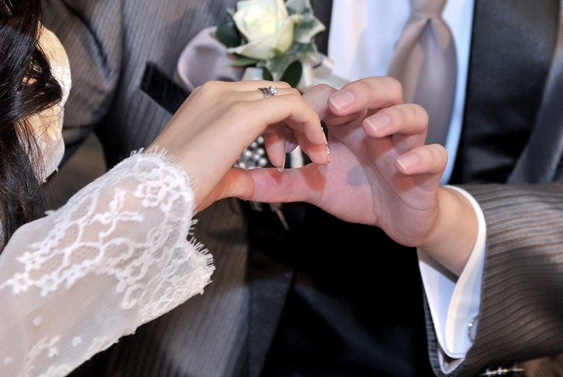 婚約指輪と結婚指輪の重ね付けの順番はどっちが上か3 マリアル ウェディングメディア