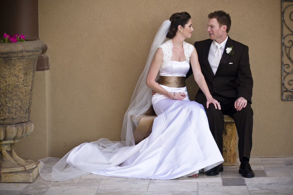 高品質＆低価格！結婚式には中古ウェディングドレスの選択もアリ！ | ウェディングメディアmarrial