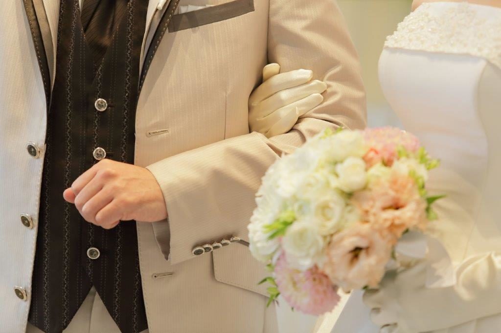 結婚式での家族への手紙ってどうやって書けばいい ウェディングメディアmarrial